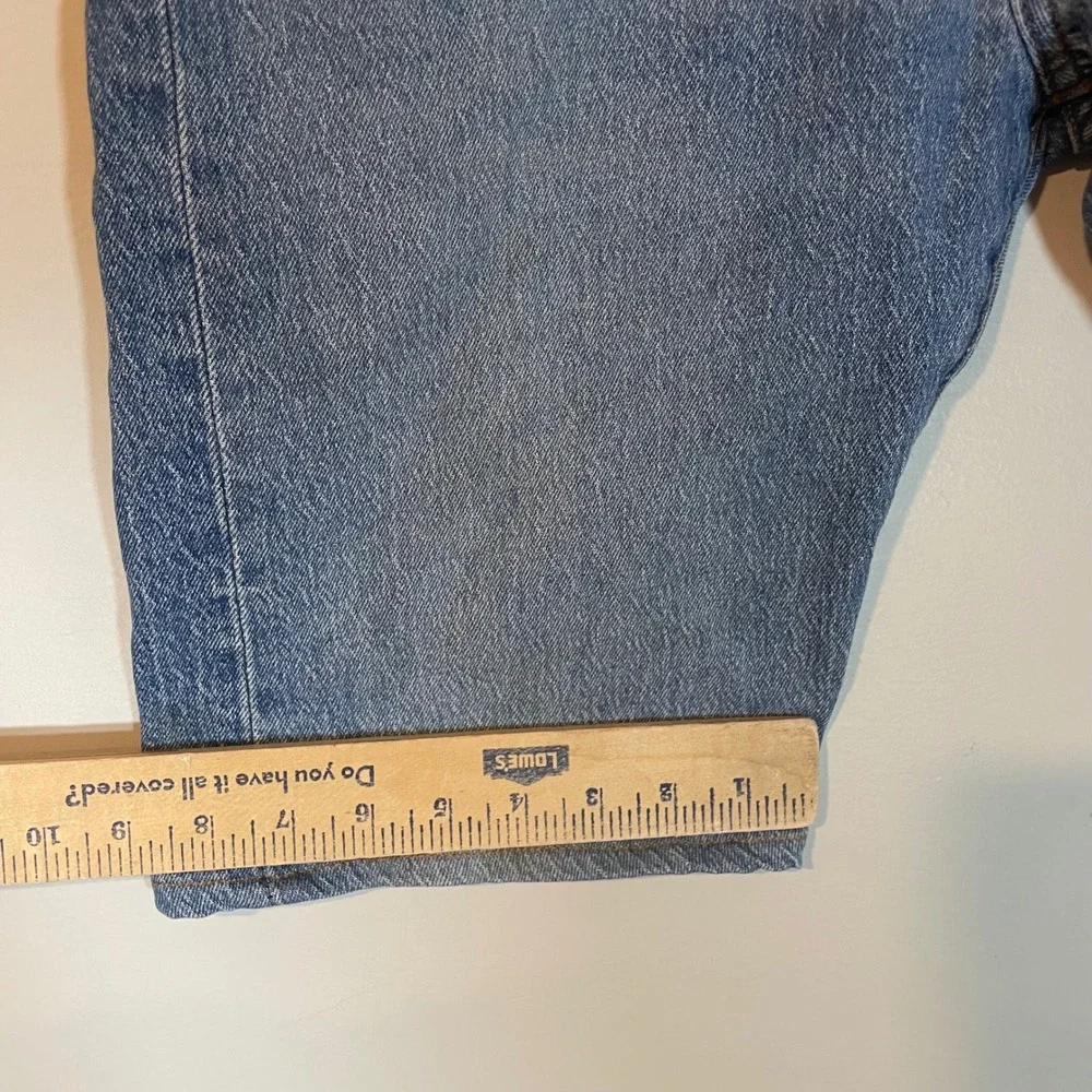 Levis 501 Mens Denim Shorts Medium Wash Button Fly Size 32 10
